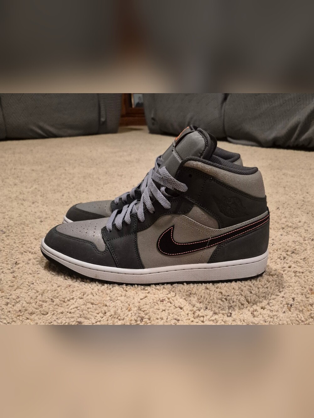 Jordan 1 Mid